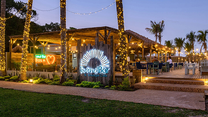 Sandbar & Lounge Café at San Martinho Beach Club