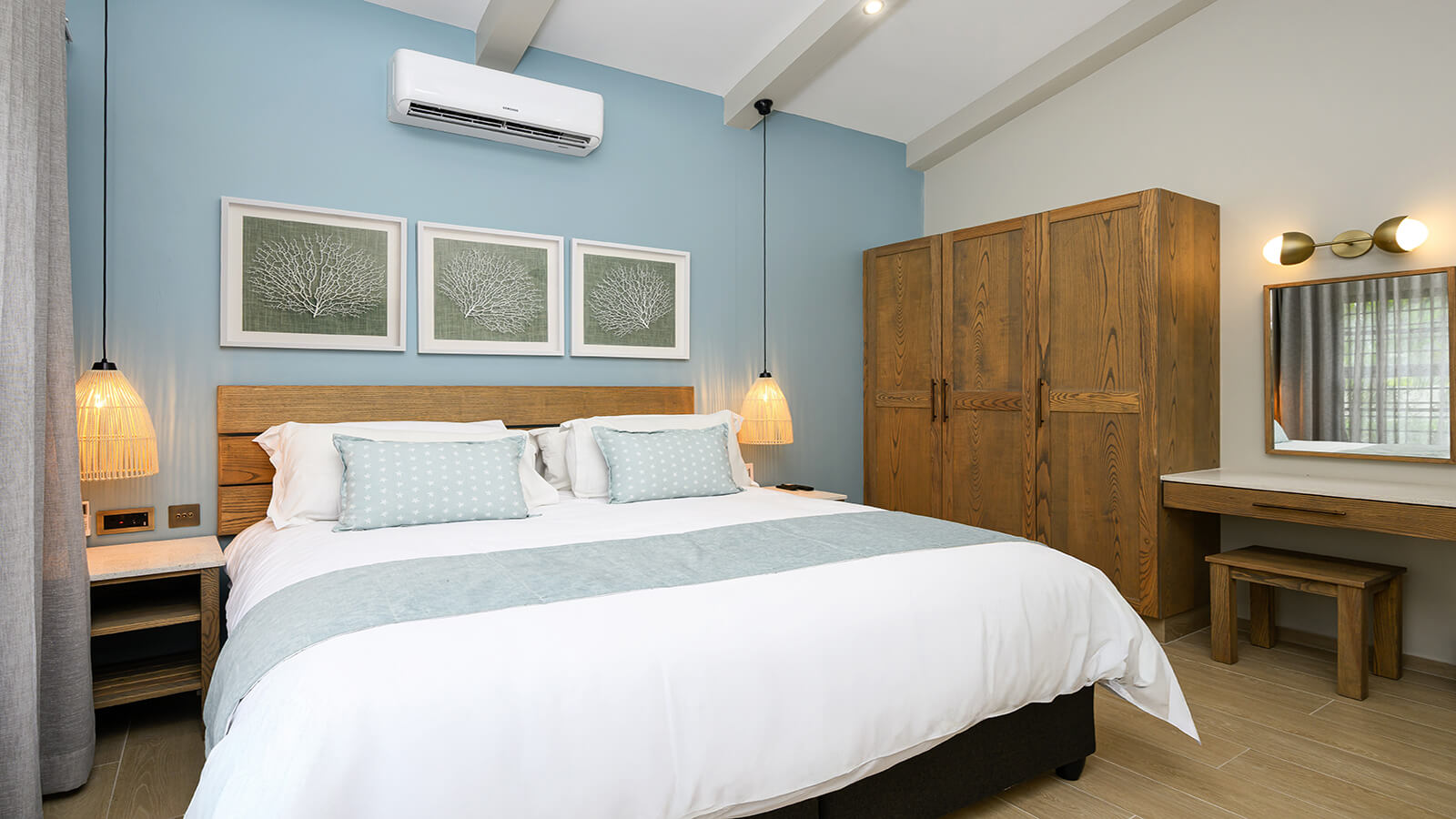 Luxury Four Bedroom Beachfront Villa with Pool