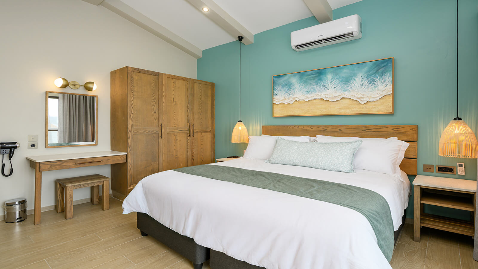 Luxury Four Bedroom Beachfront Villa with Pool