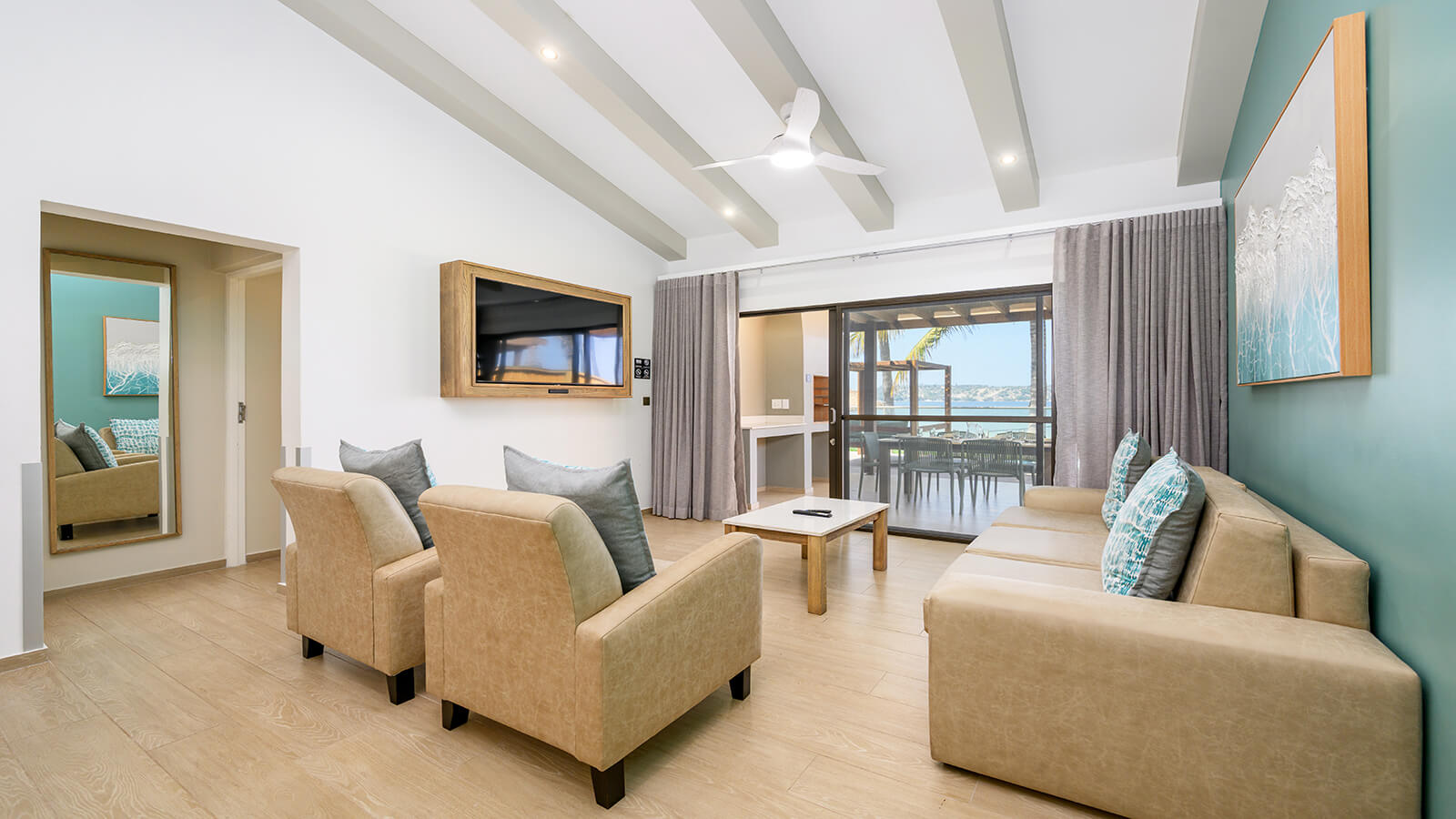 Luxury Three Bedroom Beach Front Villa with Pool