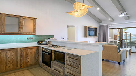 Luxury Three Bedroom Beach Front Villa with Pool