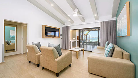 Luxury Three Bedroom Beach Front Villa with Pool